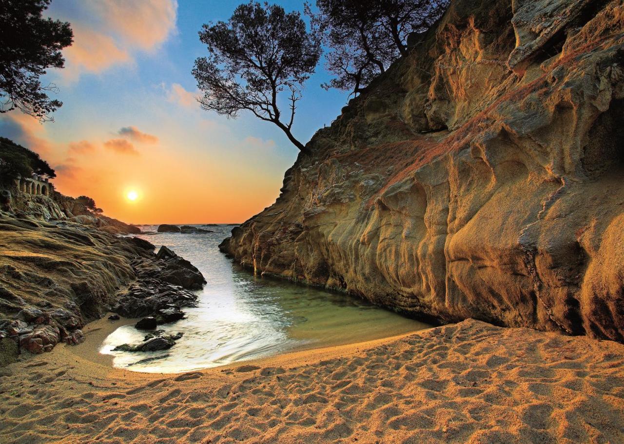 Trefl Puzzle Sunrise Costa Brava, Spain 2000 Parça Puzzle