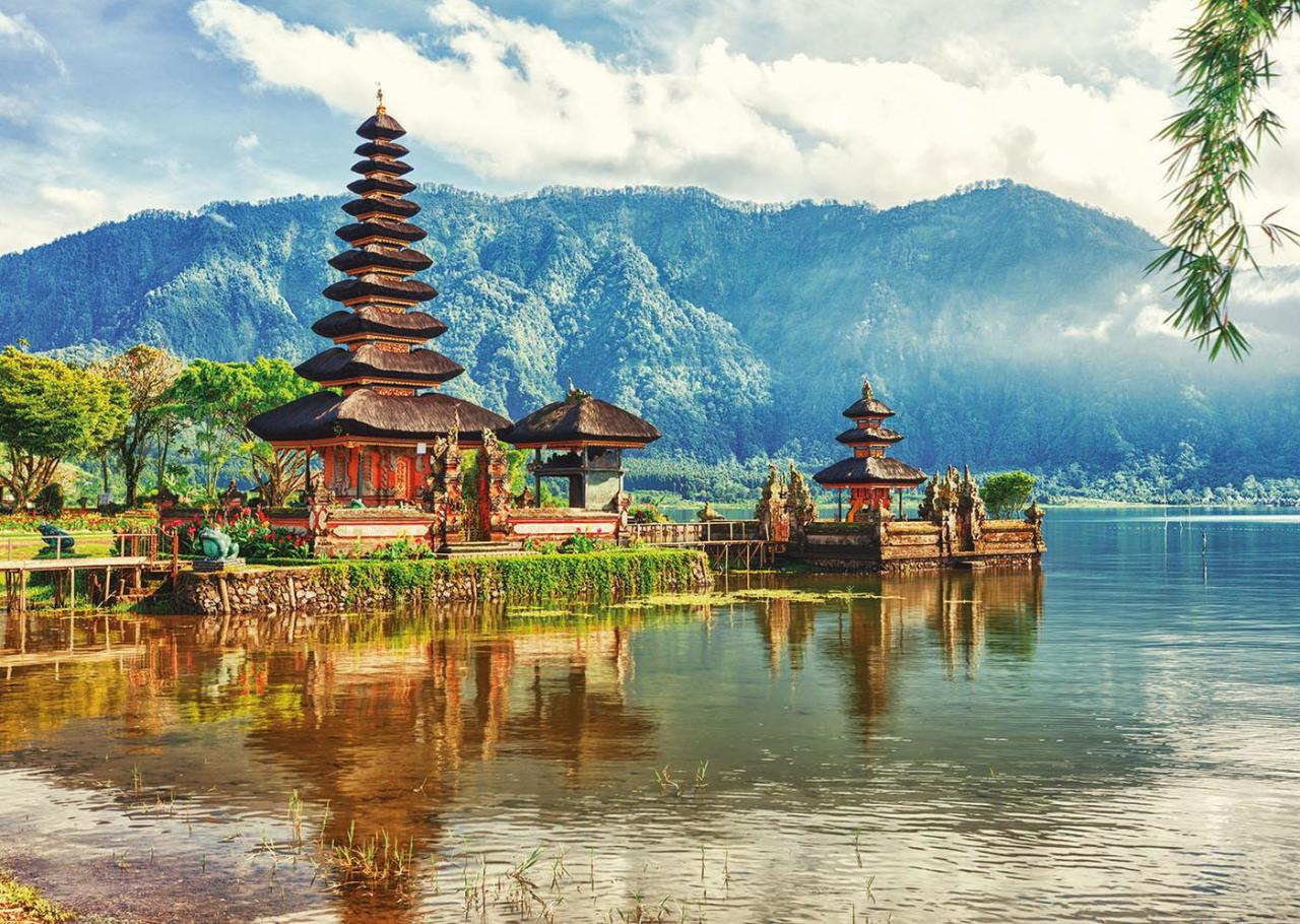Educa Puzzle Temple Ulun Danu, Bali 2000 Parça Puzzle