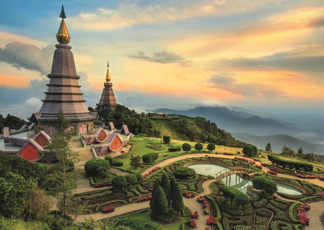 Trefl Puzzle Fairytale Chiang Mai 2000 Parça Puzzle