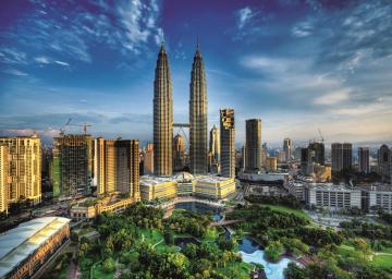 Trefl Puzzle Petronas Twin Towers 2000 Parça Puzzle